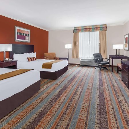 Hotel Baymont By Wyndham Henderson Esterno foto