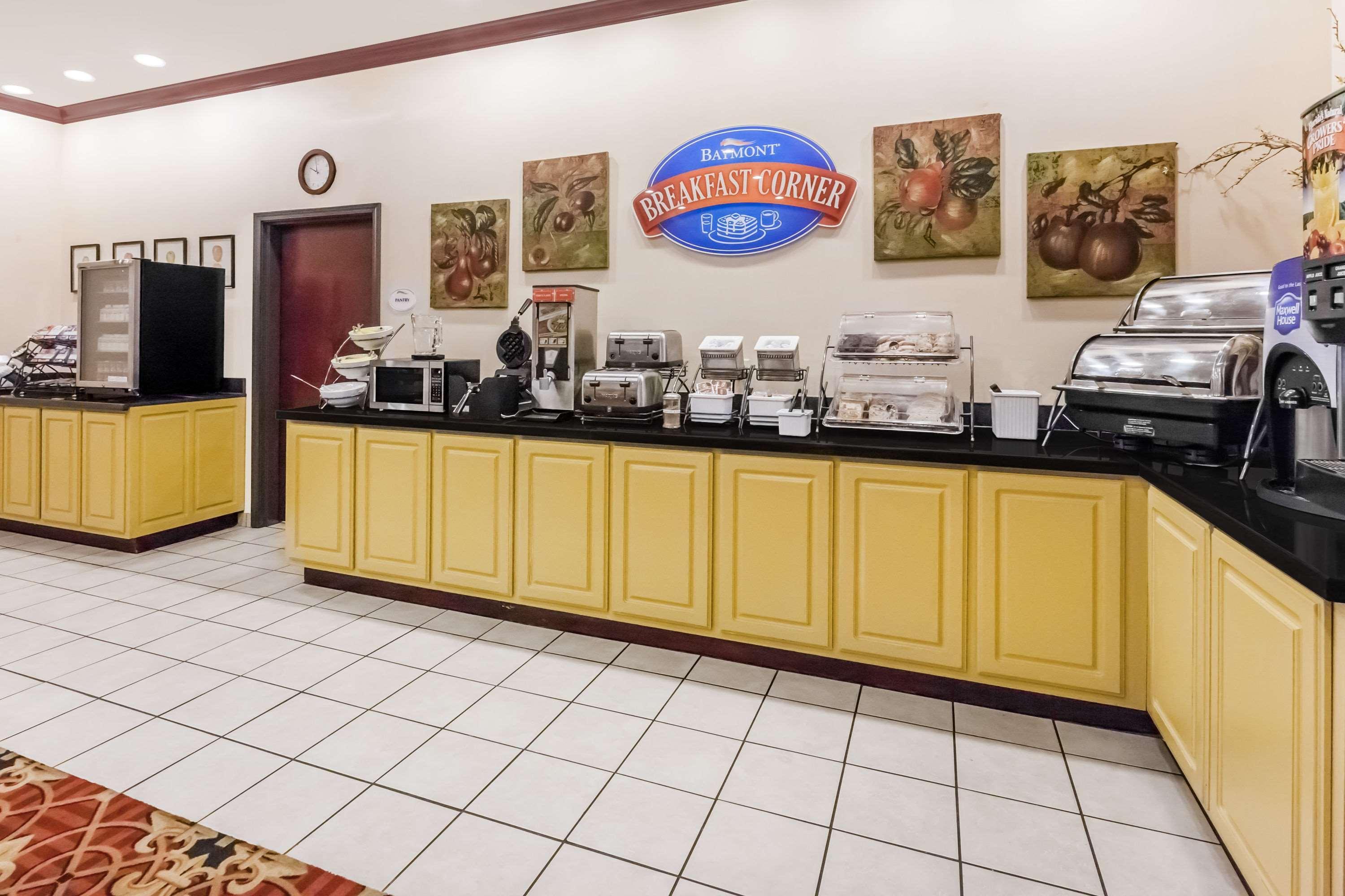 Hotel Baymont By Wyndham Henderson Esterno foto